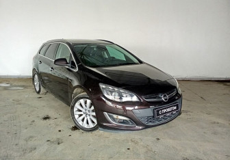 Подержанный автомобиль Opel Astra Wagon 2013 года (3 фото)