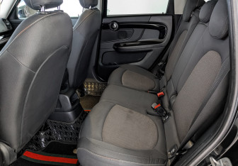 Подержанный автомобиль MINI Countryman 2019 года (18 фото)