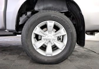 Подержанный автомобиль JAC T6 2023 года (18 фото)