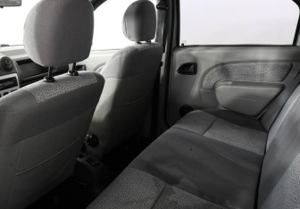 Подержанный автомобиль Renault Logan Sedan 2006 года (8 фото)