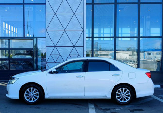 Подержанный автомобиль Toyota Camry Sedan 2012 года (8 фото)