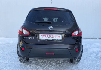Подержанный автомобиль Nissan Qashqai+2 2013 года (6 фото)