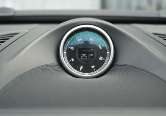 Подержанный автомобиль Porsche Cayenne 2011 года (17 фото)