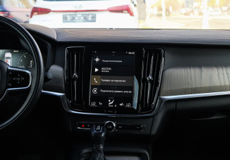 Подержанный автомобиль Volvo S90 2021 года (12 фото)