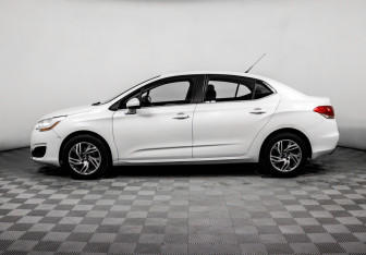 Подержанный автомобиль Citroen C4 Sedan 2014 года (8 фото)