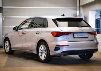 Подержанный автомобиль Audi A3 Hatchback 2021 года (6 фото)