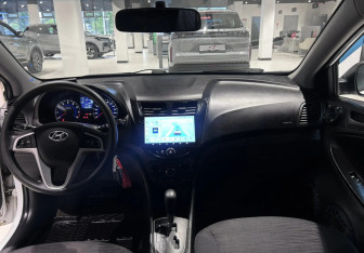Подержанный автомобиль Hyundai Solaris Sedan 2014 года (14 фото)