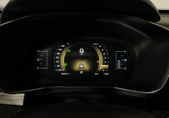 Подержанный автомобиль Geely Atlas Pro 2022 года (11 фото)