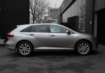 Подержанный автомобиль Toyota Venza 2014 года (4 фото)