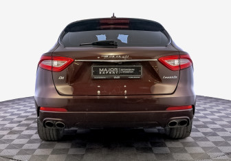 Подержанный автомобиль Maserati Levante 2017 года (6 фото)