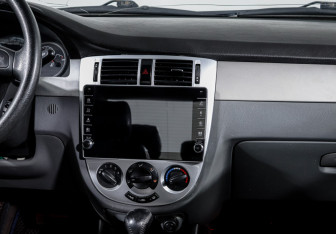 Подержанный автомобиль Chevrolet Lacetti Sedan 2008 года (13 фото)