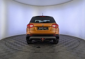 Подержанный автомобиль Suzuki Vitara 2017 года (6 фото)