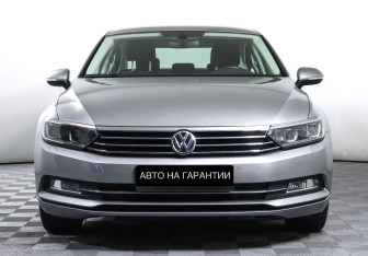 Подержанный автомобиль Volkswagen Passat Sedan 2015 года (2 фото)