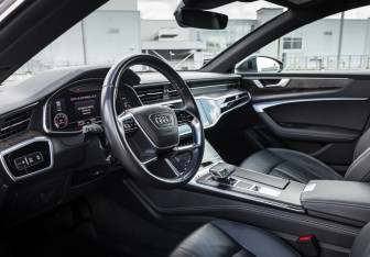 Подержанный автомобиль Audi A7 2018 года (9 фото)