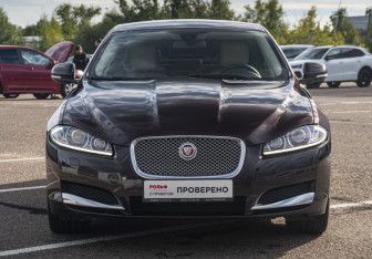 Подержанный автомобиль Jaguar XF Sedan 2013 года (3 фото)