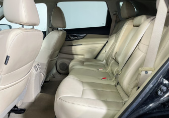 Подержанный автомобиль Nissan X-Trail 2017 года (10 фото)