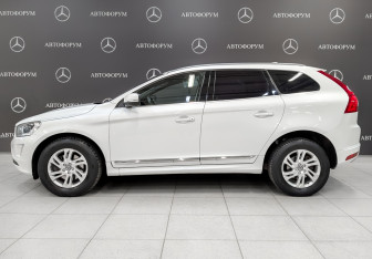 Подержанный автомобиль Volvo XC60 2017 года (8 фото)