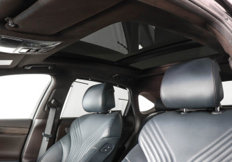 Подержанный автомобиль Genesis G80 2021 года (19 фото)