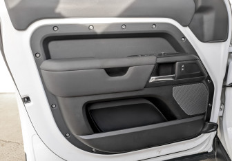 Подержанный автомобиль Land Rover Defender Suv 2021 года (19 фото)