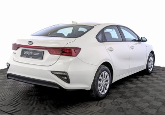 Подержанный автомобиль Kia Cerato Sedan 2019 года (5 фото)
