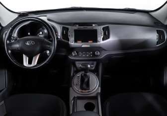 Подержанный автомобиль Kia Sportage 2015 года (10 фото)