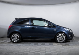 Подержанный автомобиль Opel Corsa 2013 года (4 фото)