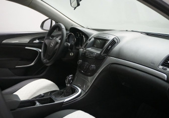 Подержанный автомобиль Opel Insignia Sedan 2014 года (12 фото)