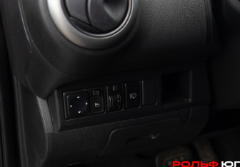 Подержанный автомобиль Nissan Note 2007 года (18 фото)