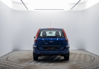 Подержанный автомобиль Ford Fusion 2008 года (6 фото)