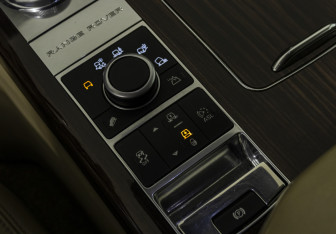 Подержанный автомобиль Land Rover Range Rover 2013 года (14 фото)