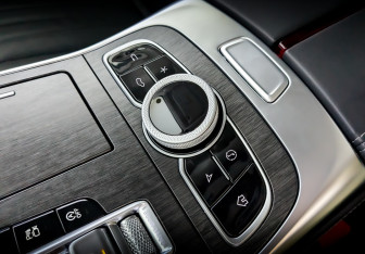Подержанный автомобиль Hongqi H9 2024 года (28 фото)