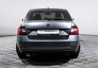Подержанный автомобиль Skoda Octavia Wagon 2019 года (6 фото)