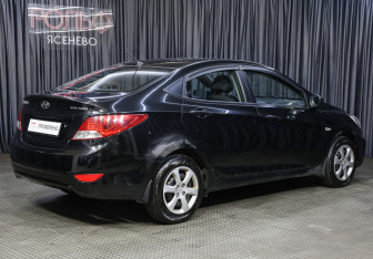 Подержанный автомобиль Hyundai Solaris Sedan 2012 года (5 фото)