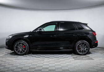 Подержанный автомобиль Audi Q5 2025 года (8 фото)