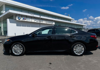 Подержанный автомобиль Lexus ES 2014 года (8 фото)