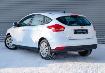 Подержанный автомобиль Ford Focus Hatchback 2018 года (7 фото)