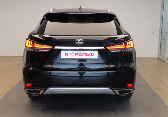 Подержанный автомобиль Lexus RX 2019 года (3 фото)