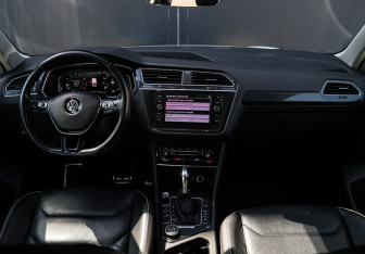Подержанный автомобиль Volkswagen Tiguan 2019 года (10 фото)