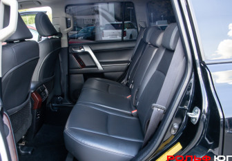 Подержанный автомобиль Toyota Land Cruiser Prado 2017 года (8 фото)