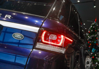 Подержанный автомобиль Land Rover Range Rover Sport 2017 года (27 фото)