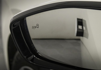 Подержанный автомобиль Changan UNI-K 2023 года (17 фото)