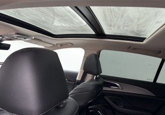 Подержанный автомобиль Hongqi H5 2022 года (13 фото)