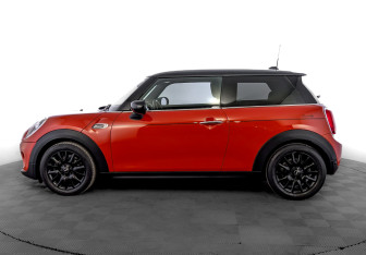 Подержанный автомобиль MINI Hatch 2021 года (8 фото)