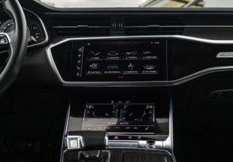 Подержанный автомобиль Audi A6 Sedan 2024 года (17 фото)