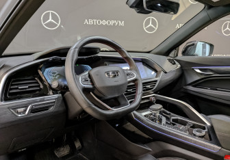 Подержанный автомобиль Geely Tugella 2022 года (15 фото)