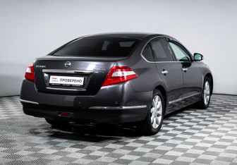 Подержанный автомобиль Nissan Teana 2009 года (5 фото)