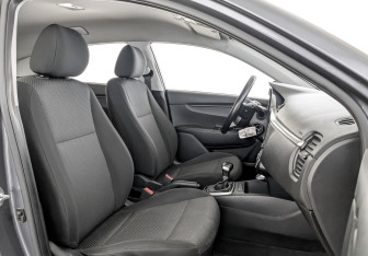 Подержанный автомобиль Kia Rio Hatchback 2021 года (23 фото)