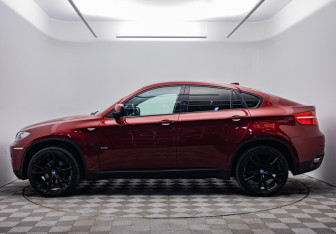 Подержанный автомобиль BMW X6 2011 года (2 фото)