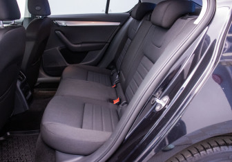 Подержанный автомобиль Skoda Octavia Liftback 2014 года (11 фото)