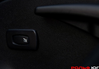 Подержанный автомобиль Renault Fluence 2013 года (14 фото)